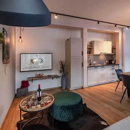 מלון Landhaus Jenul *